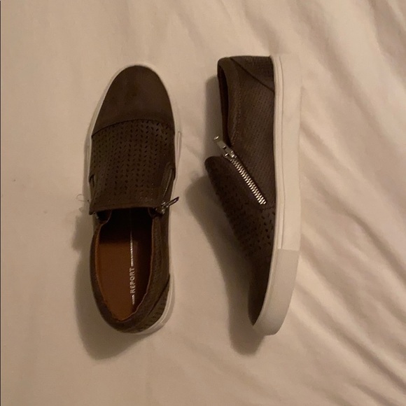 Flat shoes - Picture 1 of 2